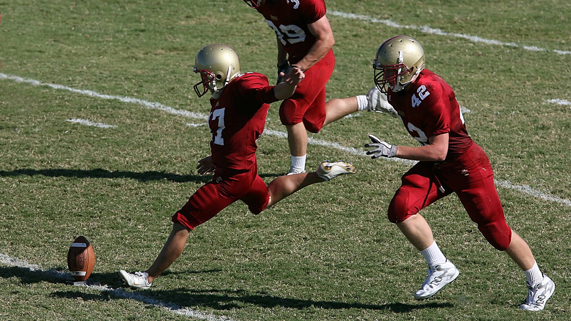 开云体育登录网站入口-2019年总决赛第4场：库里在第一节就投进连续两个长距离三分，开启“火力模式”