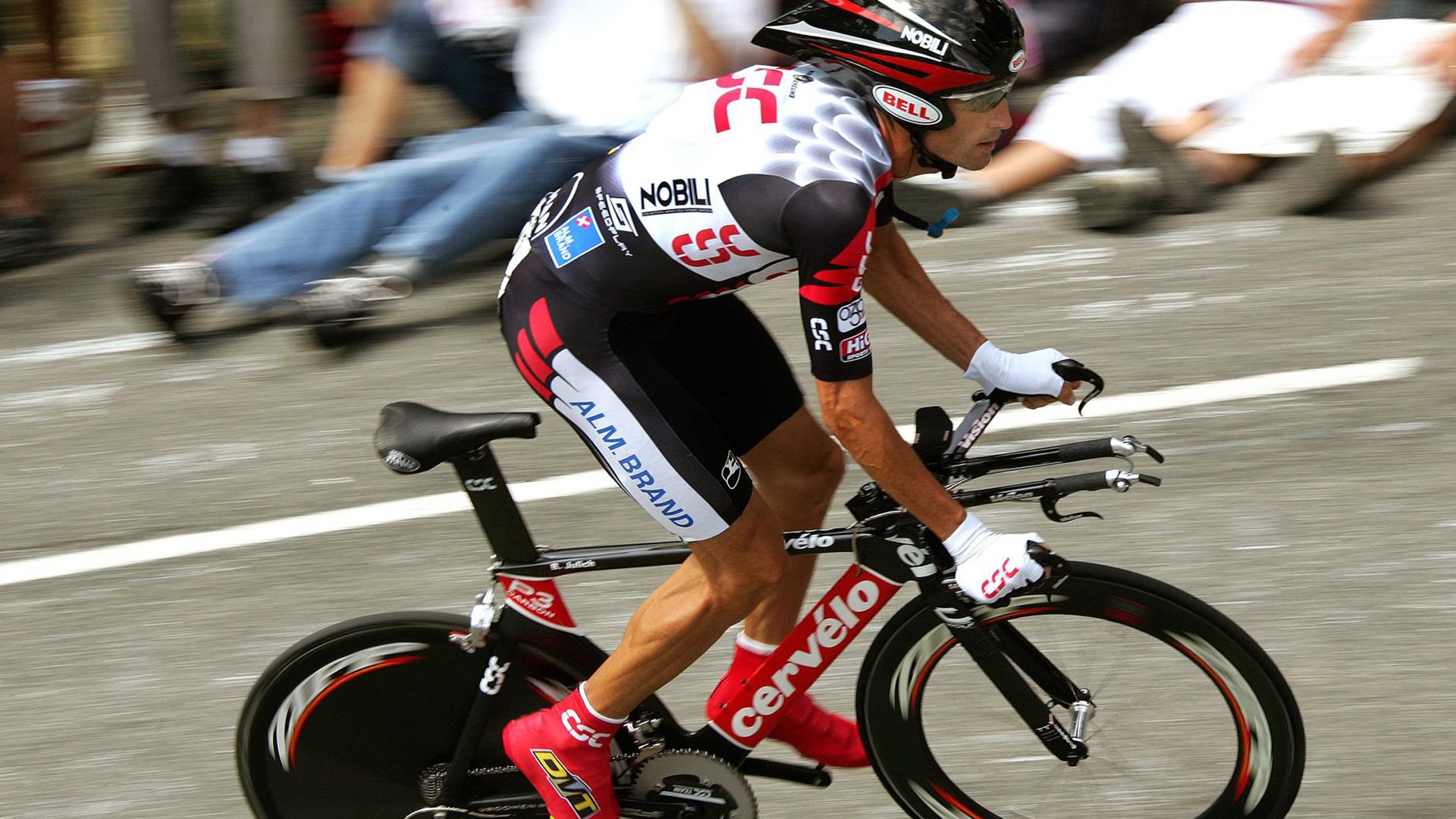 勇者无惧:欧冠比赛中的“铁血拼搏”精神,勇者无惧出自